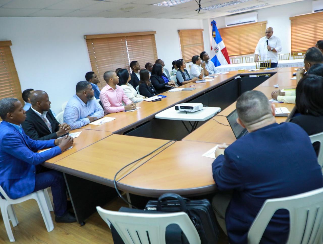 Promipyme imparte Inducción a nuevos colaboradores